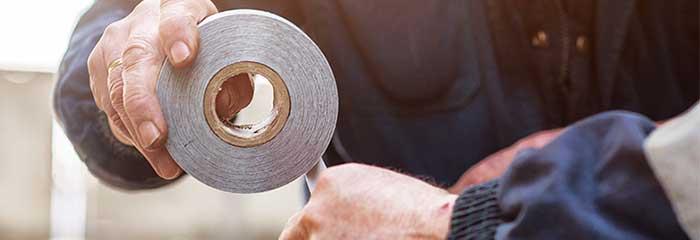 MATERIALES Our extensive knowledge of adhesives, combined with the advantage of having laminating machines in our production centre, allows us to apply the most suitable adhesive to any type of substrate depending on the application.